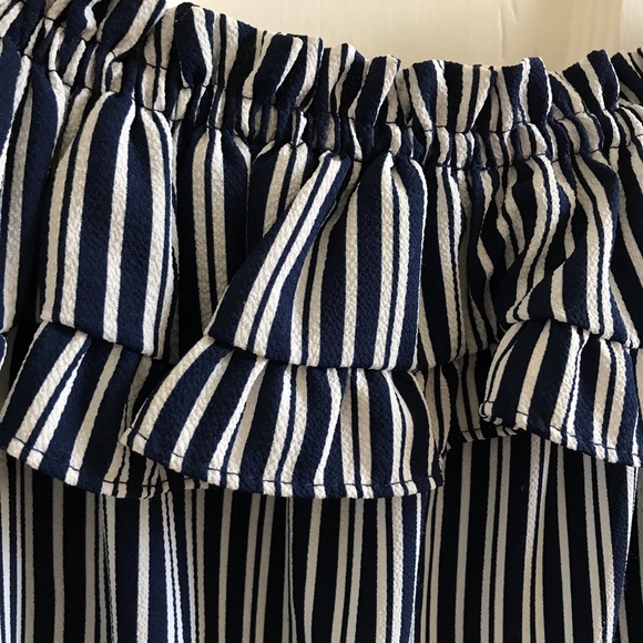 H&M off shoulder blouse - Picture 2 of 3